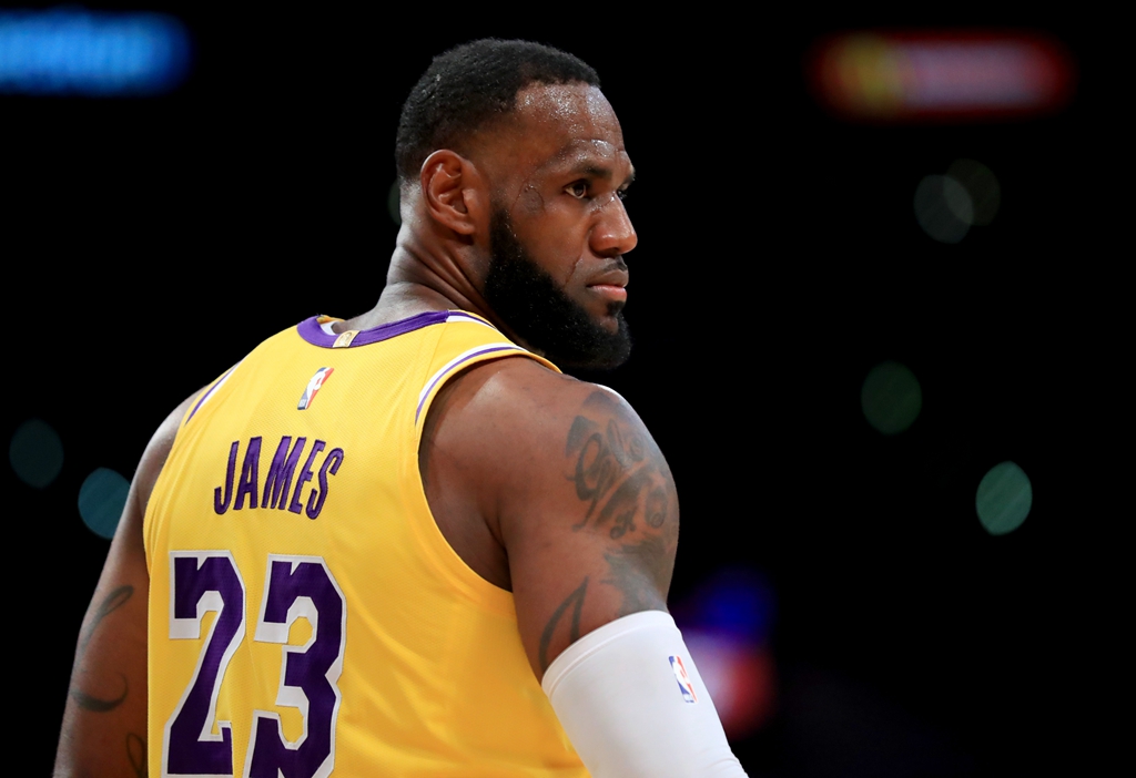 勒布朗·詹姆斯|让詹姆斯加盟CBA垫底球队，能拿到冠军吗？林书豪的分析很到位！