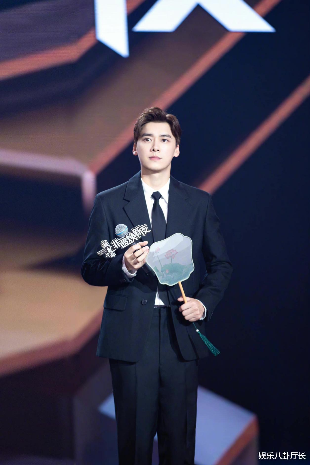 李易峰|PRADA官宣新代言人，李易峰商务红红火火的秘密是？