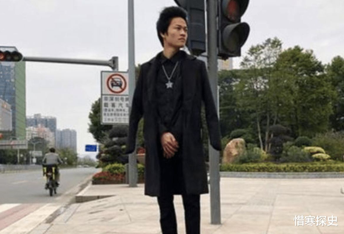 吉林市|2006年，11岁少年创“杀马特家族”，两次退出后创业为自己正名