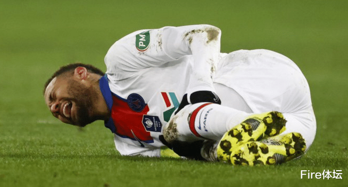 内马尔|凌晨5点！内马尔做出重要决定，引得球迷嘘声四起: 白白浪费天赋