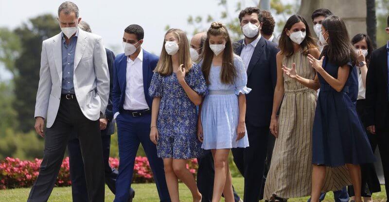 欧美时尚前线|西班牙国王一家四口全出动，莱昂诺尔一身红裙吸引全场目光