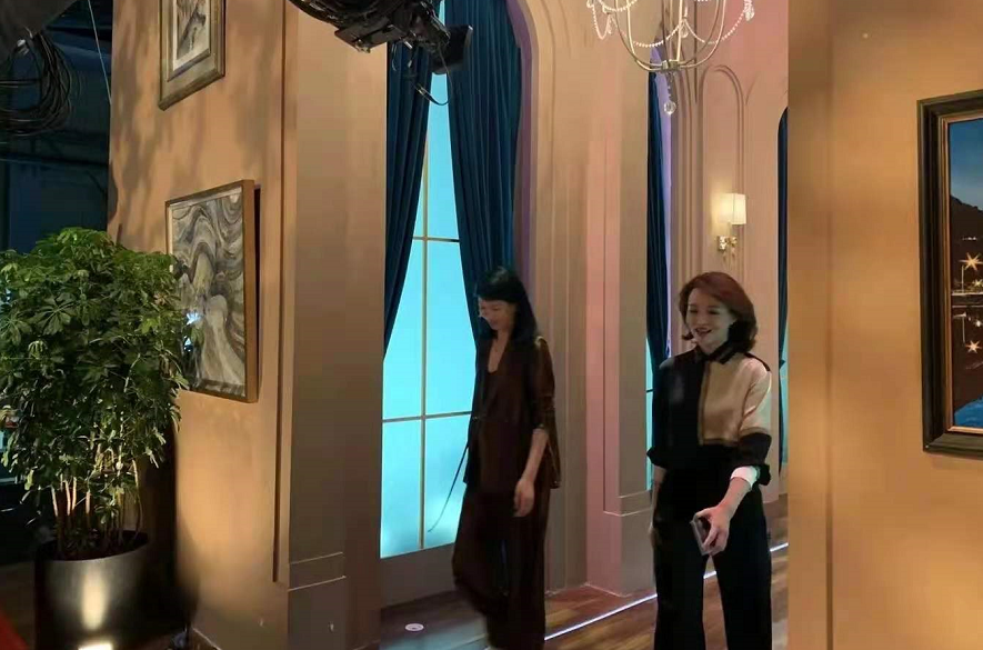 发型|央视一姐董卿高调现身！新发型温柔感藏不住哪像快50，随便拍都美