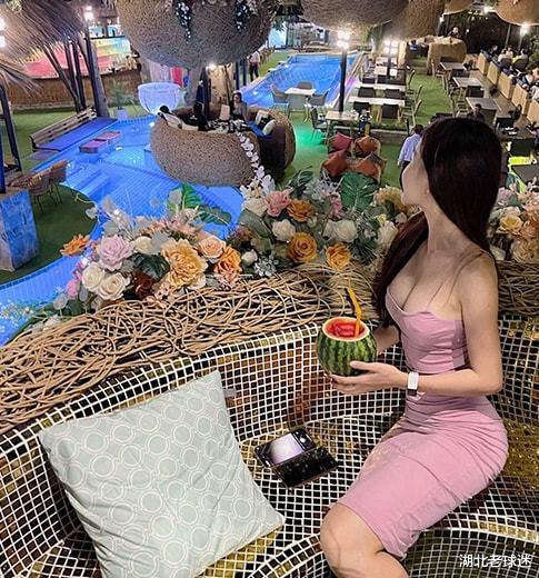 伊戈达拉|国足劲敌主力门将的家人曝光！俄罗斯母亲身材走样，妹妹颜值高