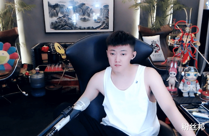 男主播|男主播肖迪被爆多角恋，女大姐靠刷礼物谈恋爱，怀孕两次不闻不问