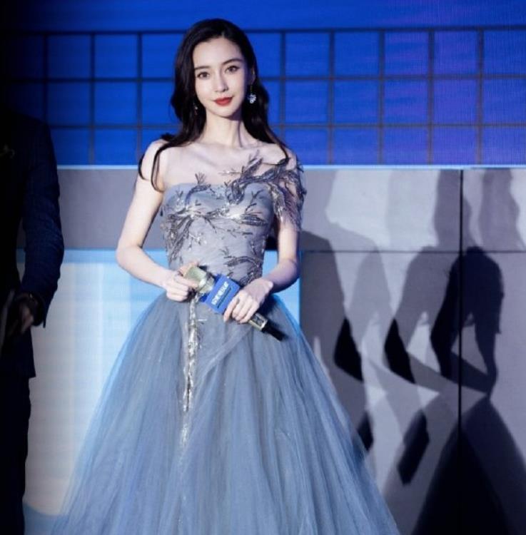 Angelababy|Angelababy晒凌晨4点工作照，化身卖菜阿姨，感叹农民伯伯太辛苦