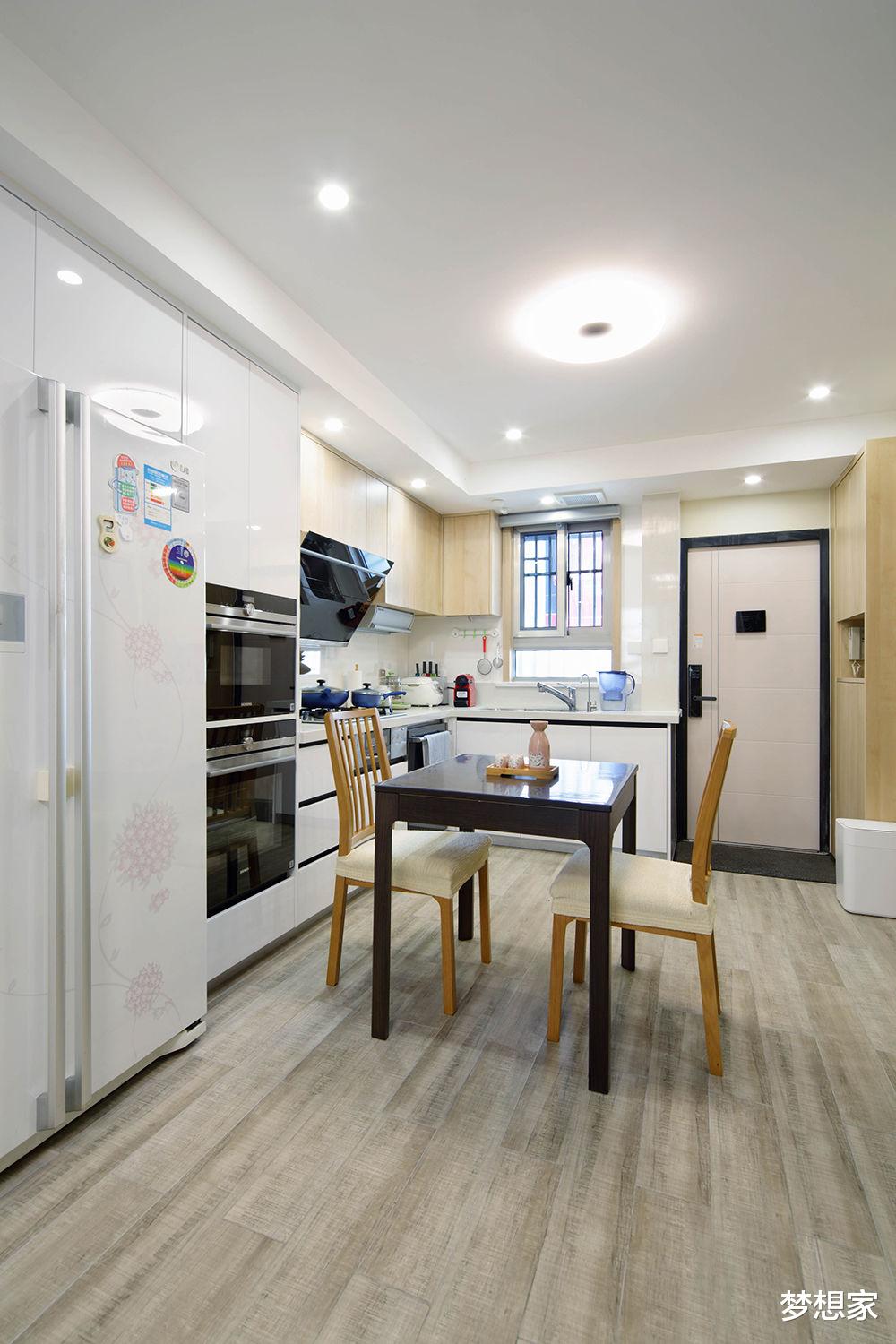 榻榻米|参观夫妻的67㎡日式风小家,简约时尚温馨闲适,书房太爱了,晒晒!