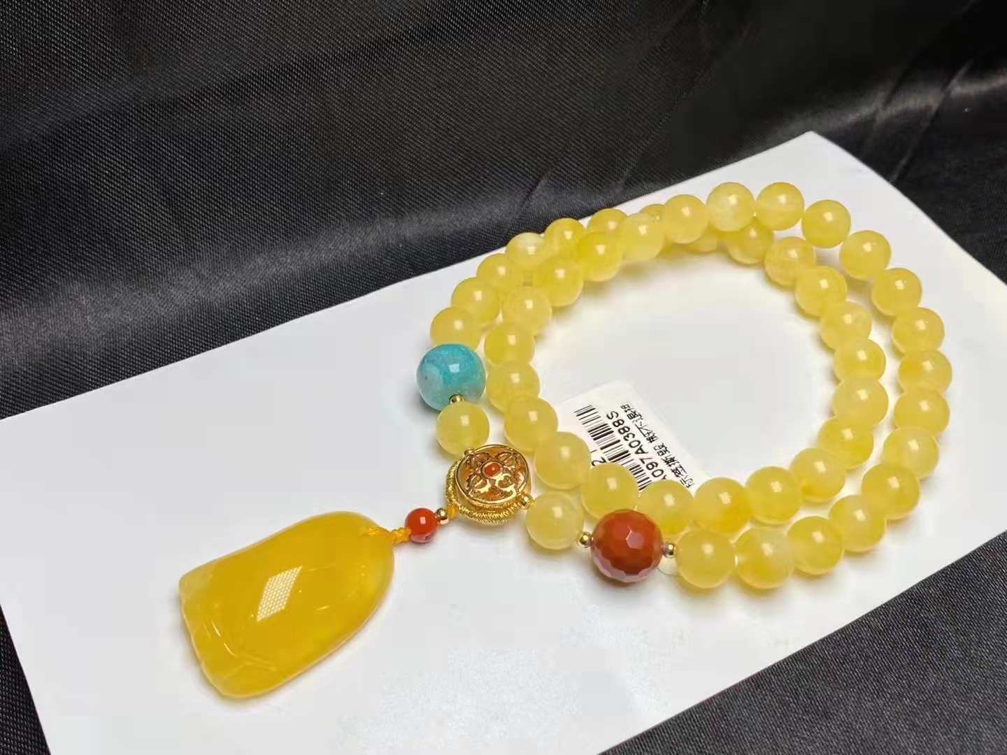 蜜蜡|蜜蜡和翡翠哪个更有收藏价值