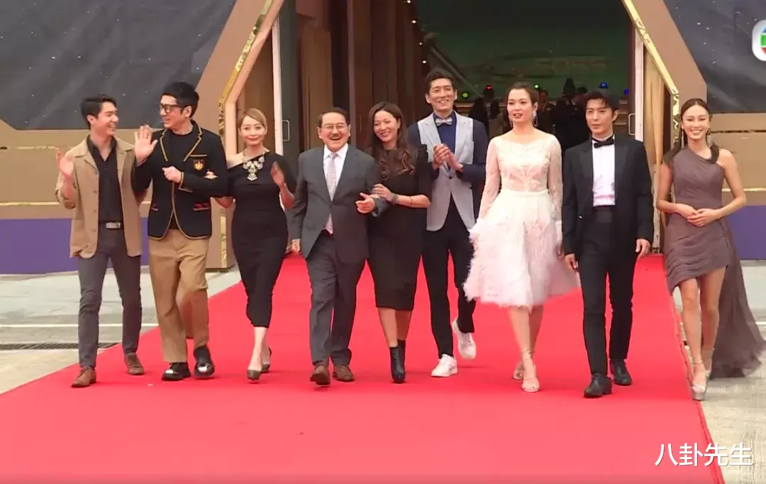 马国明|TVB2022年节目巡礼：明星们的打扮有点土，但采访环节是真敢讲