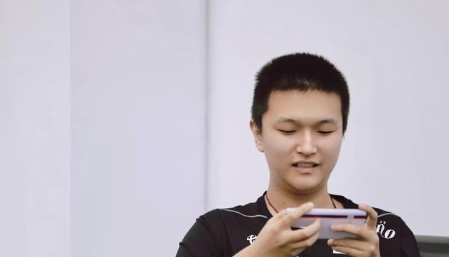 百娱星谈 AG一锅四人分，怪月光阴间BP？病猫很迷？初晨没节奏？一诺发烧了