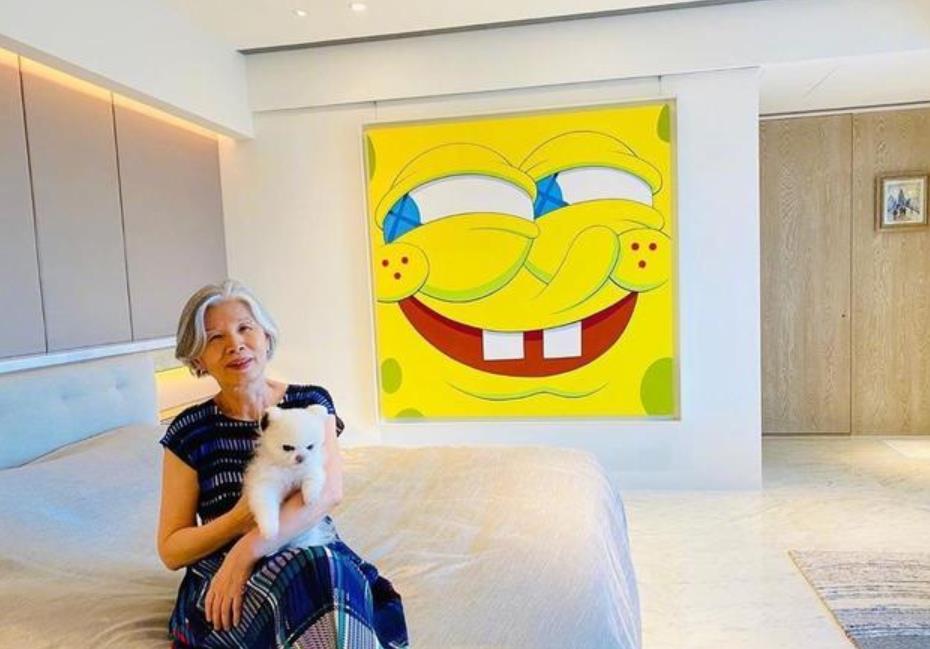 张艺兴|周杰伦大赞妈妈的时尚感，66岁叶惠美造型百变，前卫不输小年轻