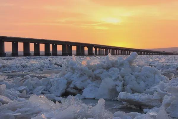 活力内蒙古 磴口即将上演“冰河乍裂”自然大片