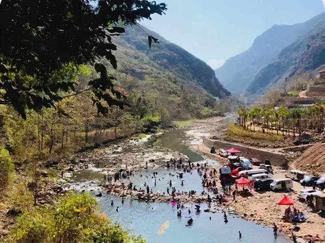 湖南 昆明人天然的大澡堂在哪里？禄劝大峡谷三江口了解下