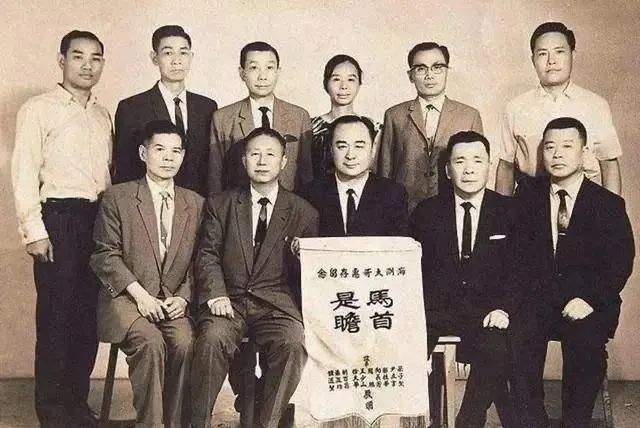 白百何|向华强内地办家宴，向华炎父子俩罕现身，新任“龙头”手机超吸睛