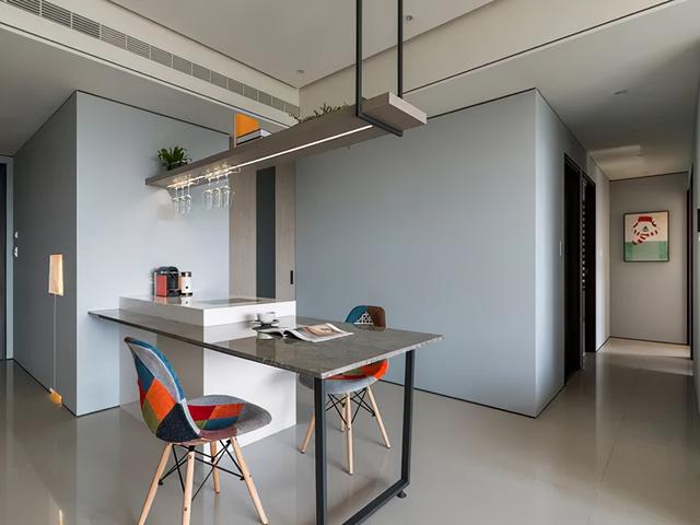 120㎡现代极简,很喜欢他家餐厅设计,餐桌与灯具都很创意