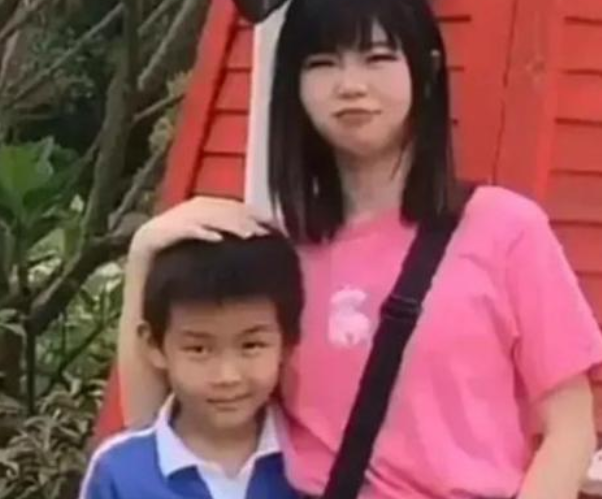 孙悦|孙卓亲姐孙悦留学归来，“红色长发”成焦点，高昂学费随之曝光