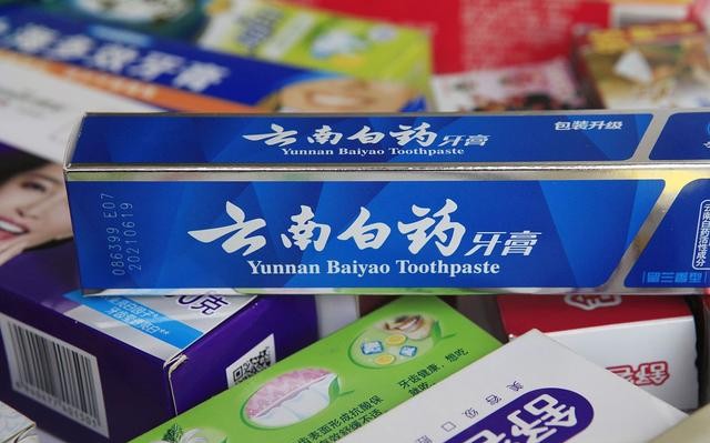一年收入300多億，反超佳潔士、高露潔，國產牙膏成為中國第一-圖6