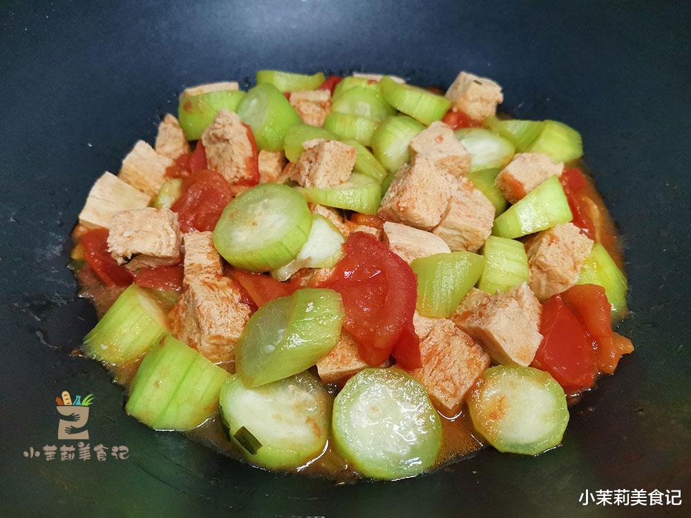 西装|天热减肥丝瓜更理想，与2样食材巧搭配，低脂营养足，清爽又美味