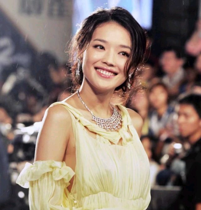 舒淇|状态还是和年轻时没什么不同，完全没有出现什么脸垮、挂不住肉的情况