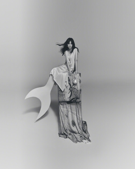 康宁|唐嫣《嘉人》11月刊封面片,高挑身姿化身美人鱼,好身材一览无遗