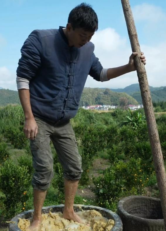 刘诗诗|男版“李子柒”彭传明，坐拥706W粉，不直播不带货，他凭啥这么火