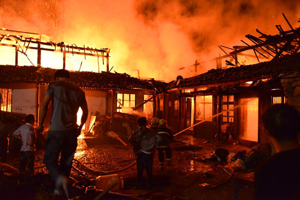 漯河 可怖的婚外恋：女子怨恨外遇对象拿硫酸泼洒其妻女，被判处死刑