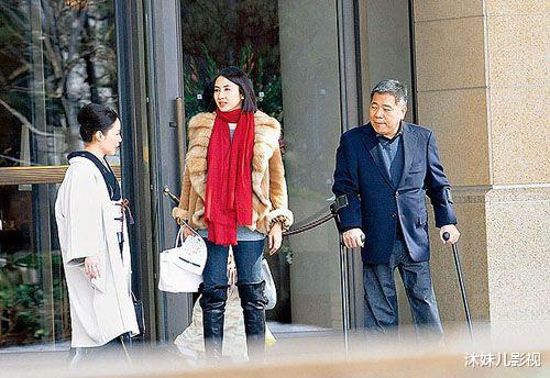 黎姿|张柏芝与大9岁黎姿同框养眼, 恋上富商幼子生父成迷, 后者嫁残疾富豪成人生赢家