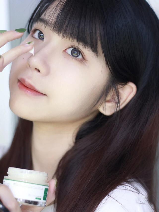 面霜 李佳琦晒出“平价”面霜，价格不足百元，用后暗黄粗糙全消失了