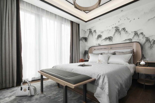 169平以东方人的“留白”美学观控制节奏,尽显大家风范