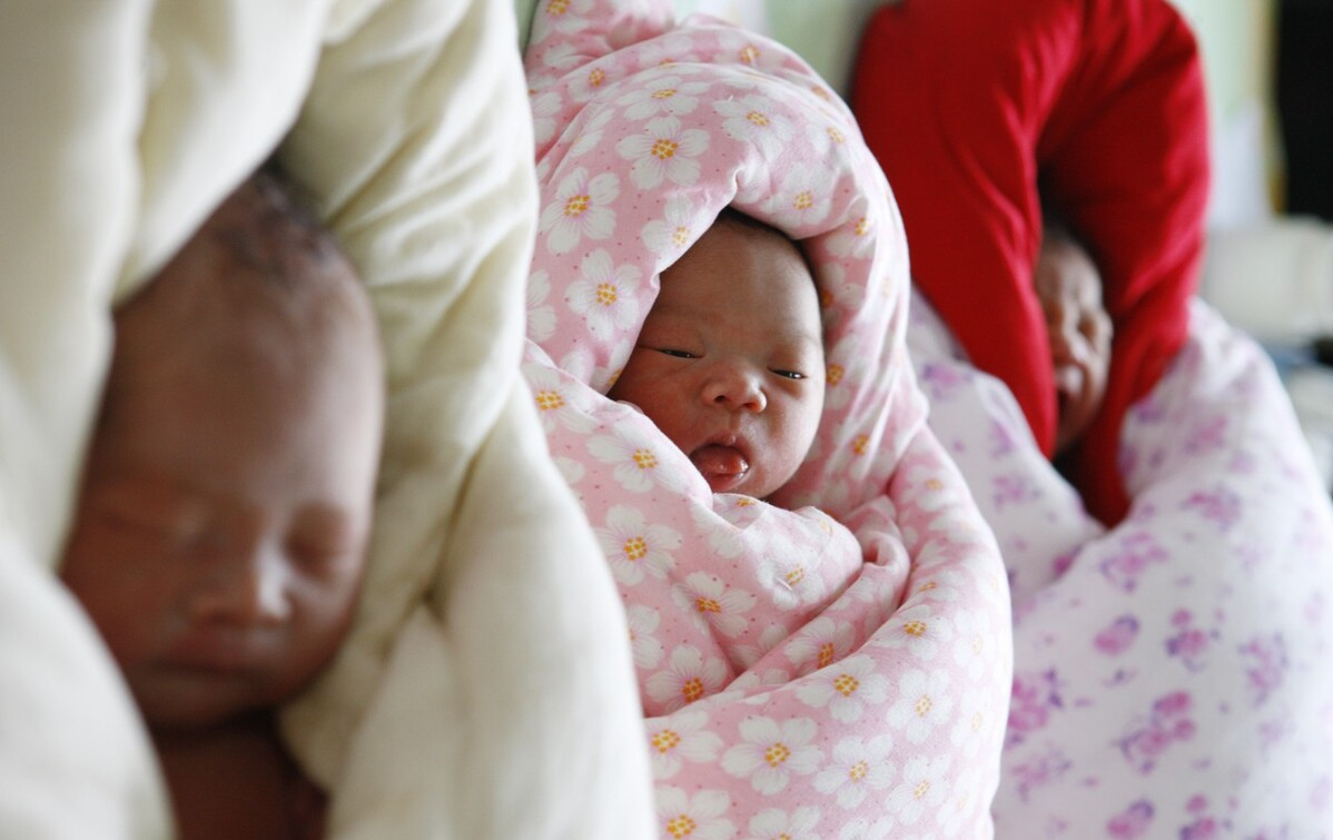 母婴参考|三胎开放妈妈们不愿意生，阻止她们的不都是经济压力，爸爸要反思