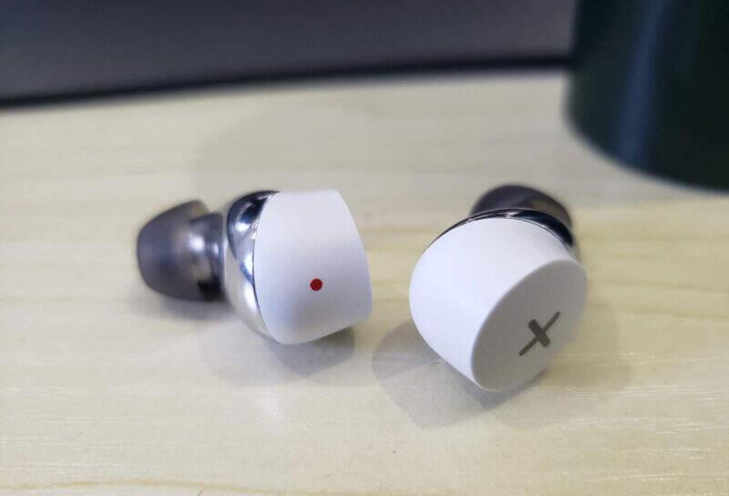 键盘|个性灯饰装饰SONGX蓝牙耳机,迎合潮流炫酷街头