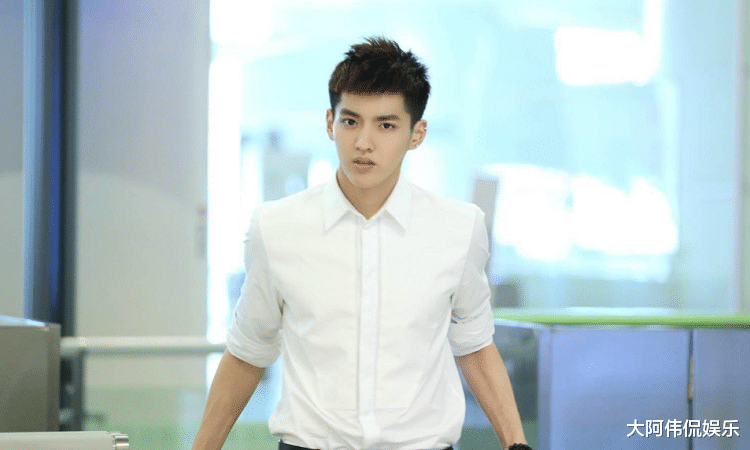 快乐大本营|初代顶流现状：鹿晗最惨，杨洋消失很久，只有他混得最好