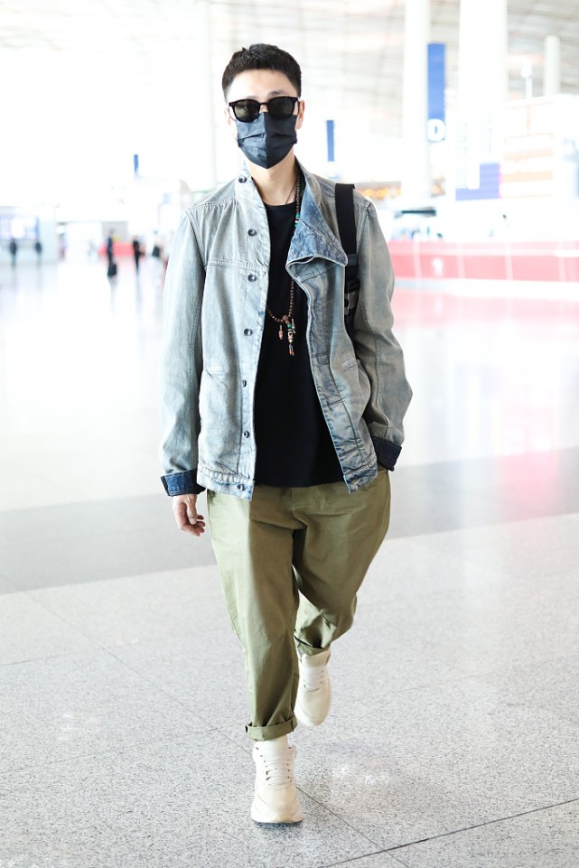 男士穿衣搭配杂志|陈坤造型真“不怕矮”，用宽松单品打造潮流，这样穿初秋值得试试