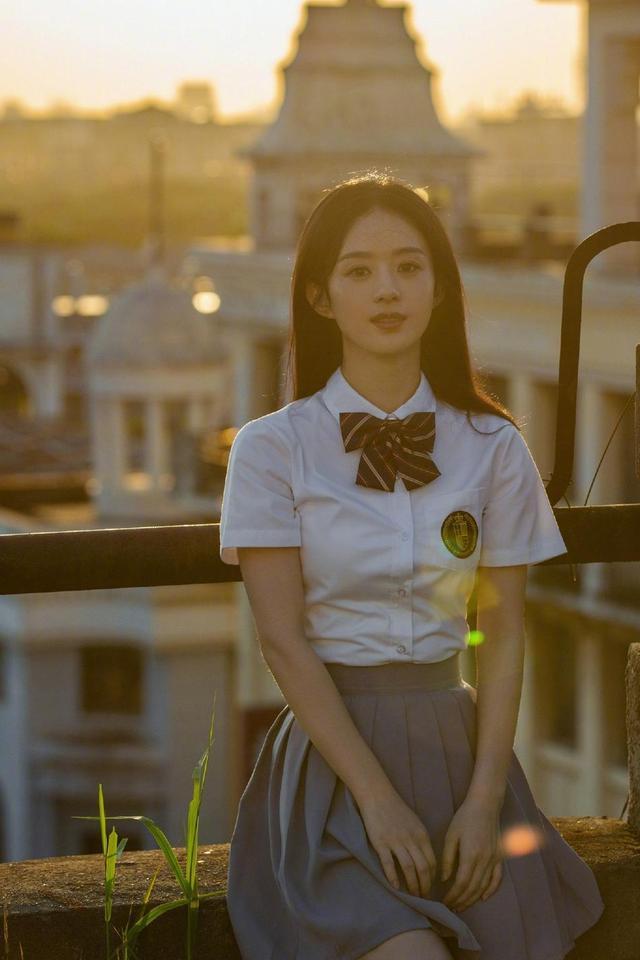 霍尊|赵丽颖为高奢拍七夕大片!戴珠宝项链太贵气,涂烈焰红唇尽显风情