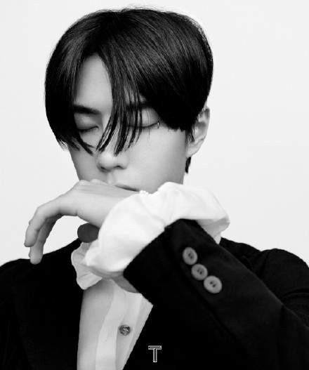 王一博|王一博眼尾钉造型亮眼 新封大片展现酷盖魅力