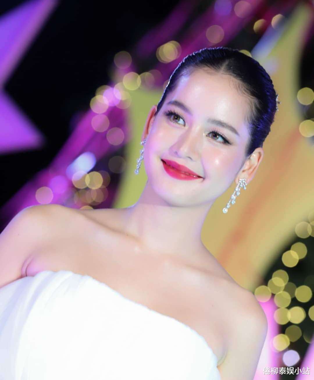 |泰星Bow再陷爱河:我的心里都是他,Alek就是我的理想型