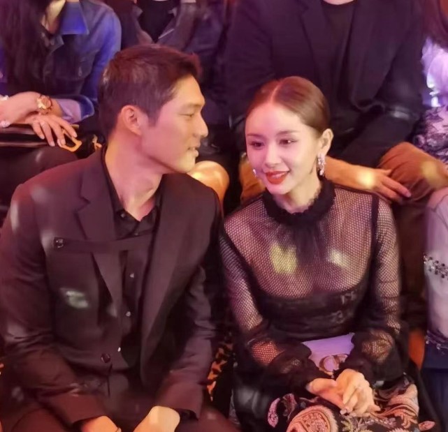 王子文|跨年狗粮！王子文晒亲密合影为吴永恩庆生，送对方小提琴超有爱