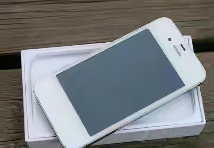 iphone4|94年小伙卖肾买苹果手机，获赔上百万，10年过去了，现状令人唏嘘