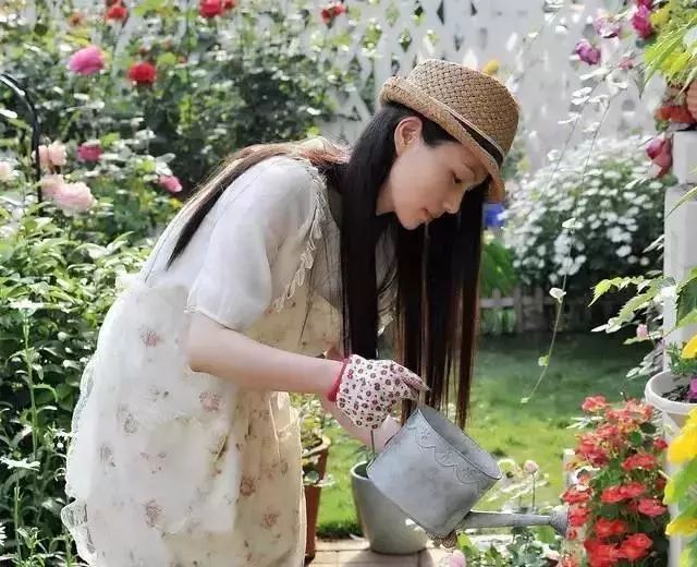 云龙湖|10年前，她开始改造一楼60㎡院子，如今成了小区最美的花园