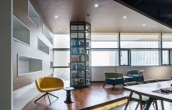 家里装修,越来越兴在墙上留几个洞,师傅说好看又实用,晒晒