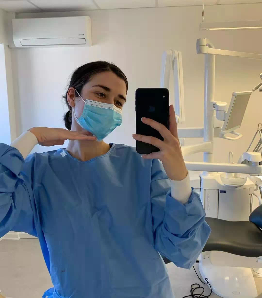 时尚圈的奇葩大喵|28岁的高材生牙医姐姐火了！时髦多金似超模，成食物链顶端人士