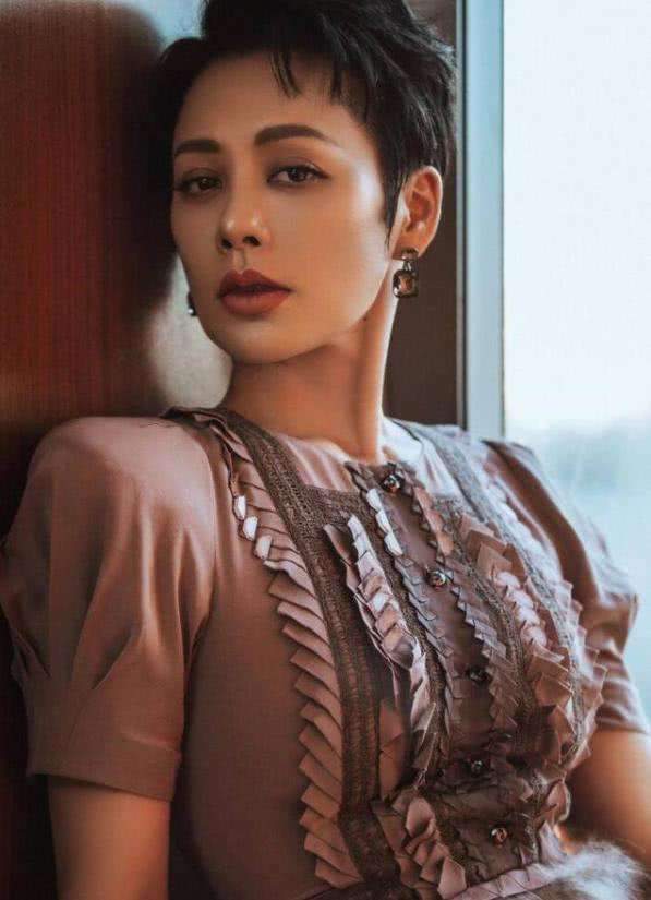 赵本山|她曾通过赵本山一夜爆红，后来又被迅速淡出，原因听我来说明