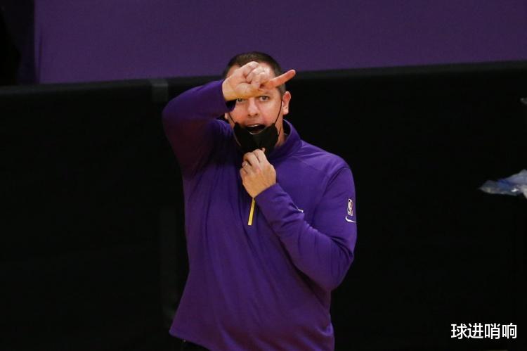湖人队|排第几都有信心！湖人掉到第七，沃格尔仍放豪言，苏群说出大实话