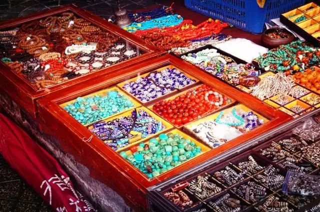 翡翠|最烧钱的文玩，永远不知道有多穷 ！