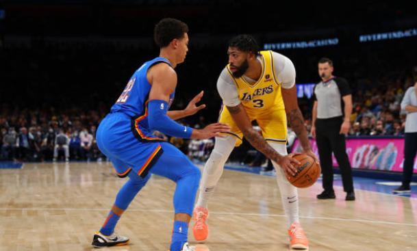 施德胜说情感 送温暖大队!湖人一度领先26分被翻盘 雷霆开季前四战0胜