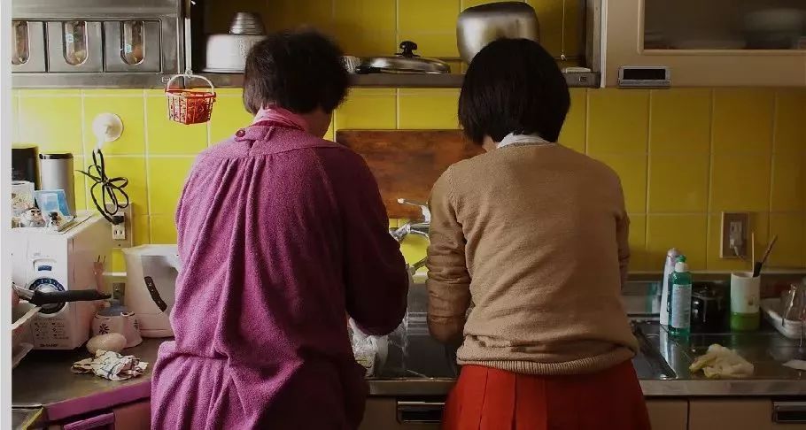 Hi家有小甜椒儿|“我都没伺候过我妈，凭啥伺候你妈！”儿媳妇该伺候婆婆吗？