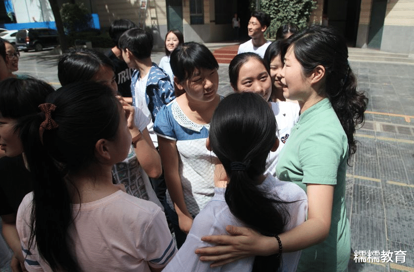 钱钟书|教材中的名人具有高颜值，为防止学生上课走神，简直是费尽心思