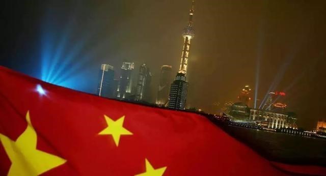 梵恩诗伊宁哥|中国富豪的“标杆”，将父亲遗产50亿全部捐出，令不少有钱人汗颜