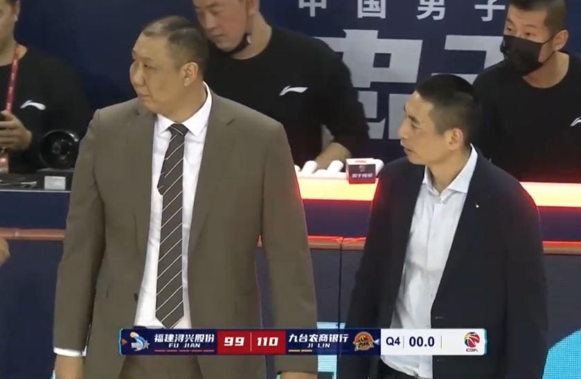 吉林男篮|CBA一场鏖战，没有加时，双方共有8人打了40多分钟，其他人打酱油