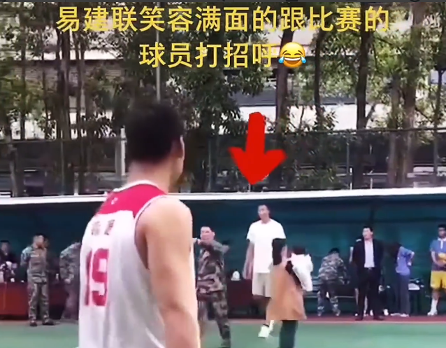 中超|阿聯(lián)新動(dòng)態(tài)！將攜手火辣女星出席CBA全明星，現(xiàn)身深圳軍民籃球賽