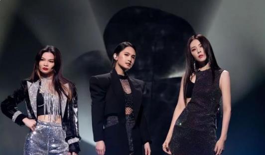 杨丞琳|有种“整容”叫异地一年，李荣浩没变化，杨丞琳却像换了个人